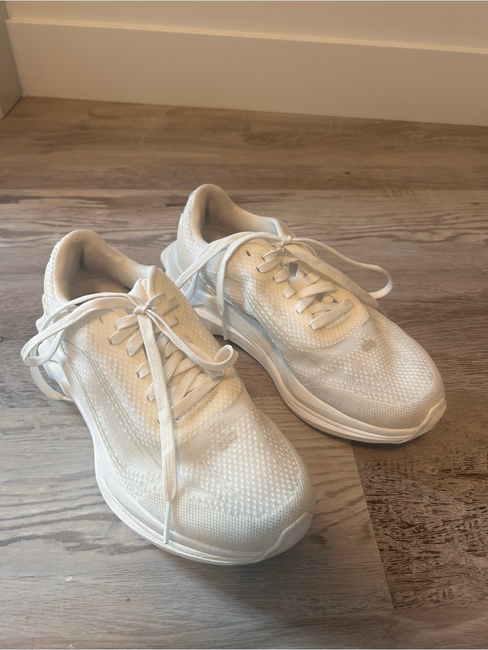 ALO Yoga Women's White Athletic Sneakers